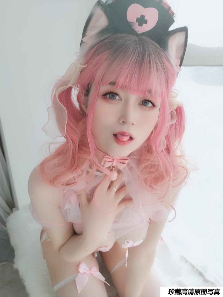 Coser小姐姐白银 - 猫咪护士 [34P1V-198MB]