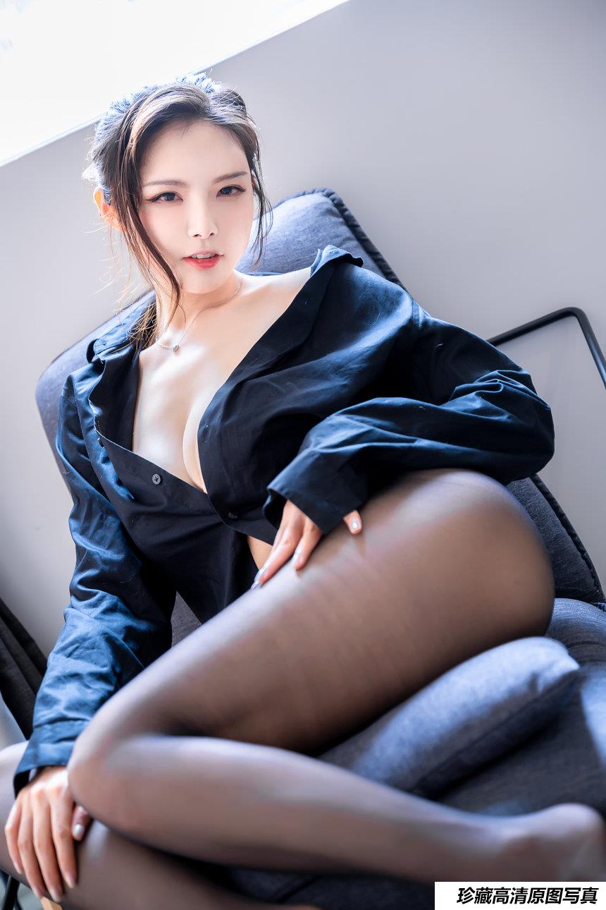 秋和柯基(夏小秋秋秋) - 黑色衬衫