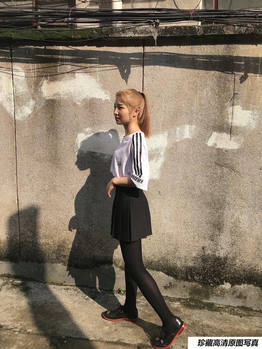 [最爱帆布鞋] 丝袜美腿写真 ON.46 图套