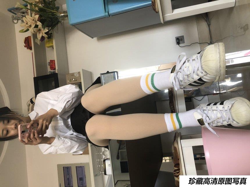 [最爱帆布鞋] 丝袜美腿写真 ON.50 图套+视频