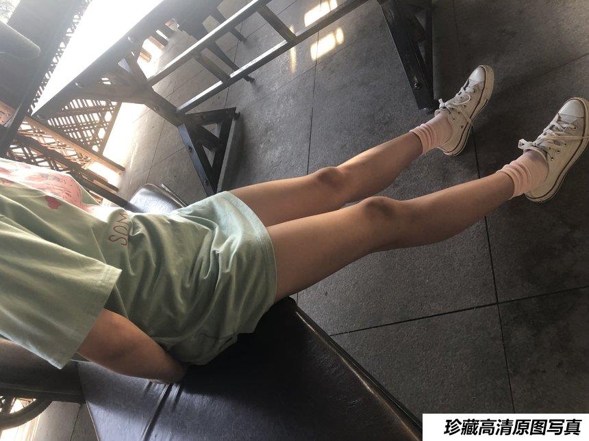 [最爱帆布鞋] 丝袜美腿写真 ON.40 图套+视频