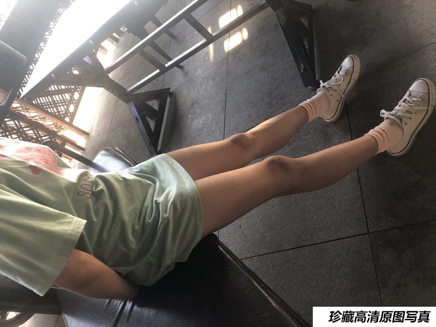 [最爱帆布鞋] 丝袜美腿写真 ON.40 图套+视频