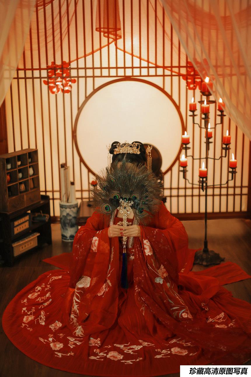 [YITUYU艺图语]2021.08.24 一世妆 谜梦[22+1P／396MB]