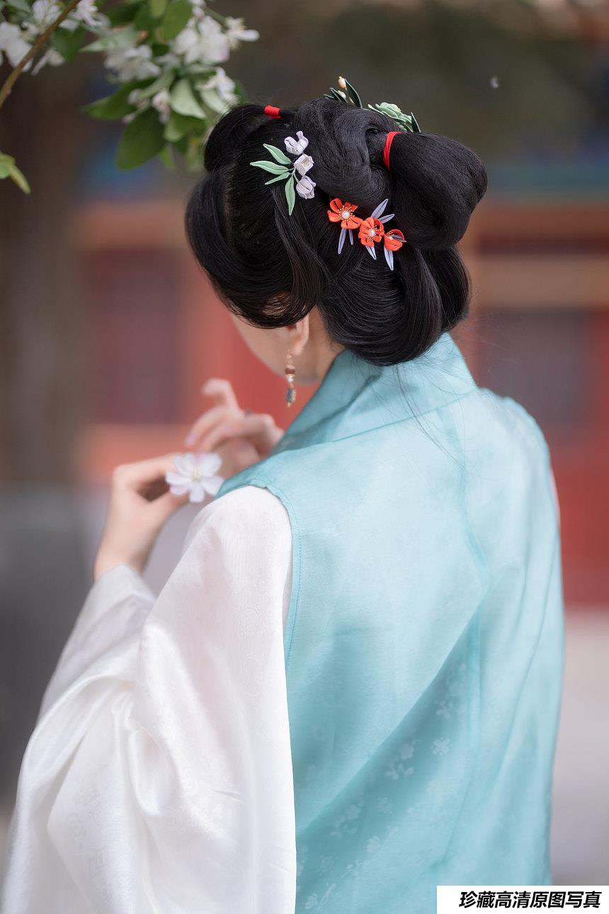 [YITUYU艺图语]2021.08.30 花想容 晴空[23+1P／453MB]