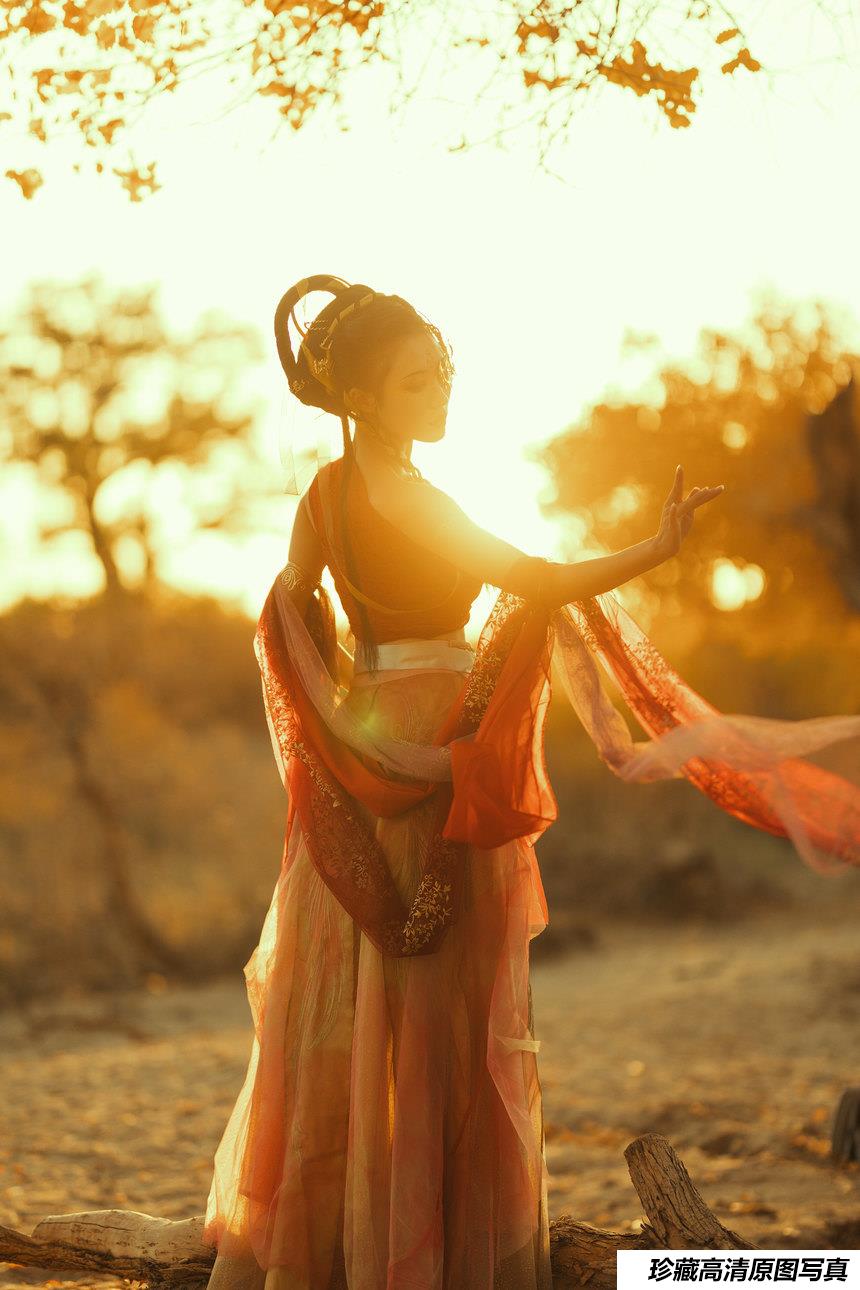 [YITUYU艺图语]2021.08.28 胡杨之女 付兮子[34+1P／685MB]