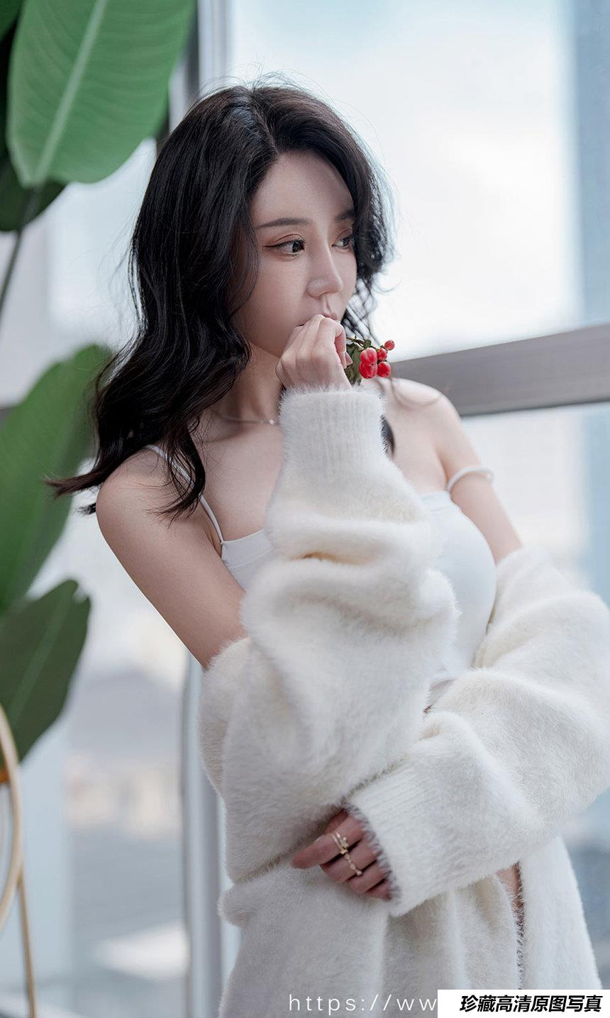 [Ugirls尤果网]爱尤物 2022.04.23 No.2321 欣发 初味 [35P]