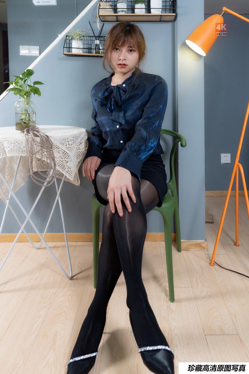 [Ligui丽柜] 2021.06.22 《黑秘书 ro 白秘书》奈沐子 [63+1P／156M]