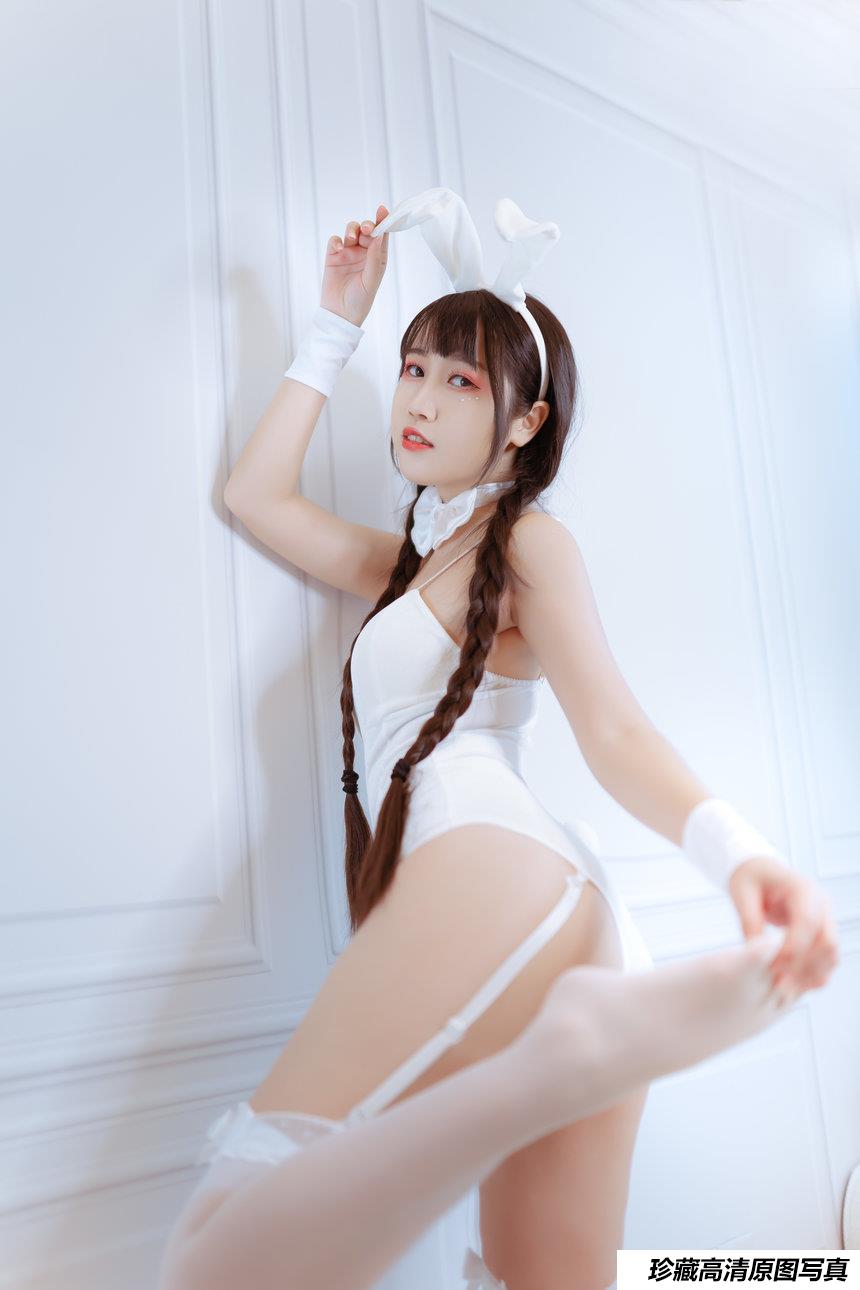 不呆猫 NO.001 - 白色兔女郎[28P／56.4MB]