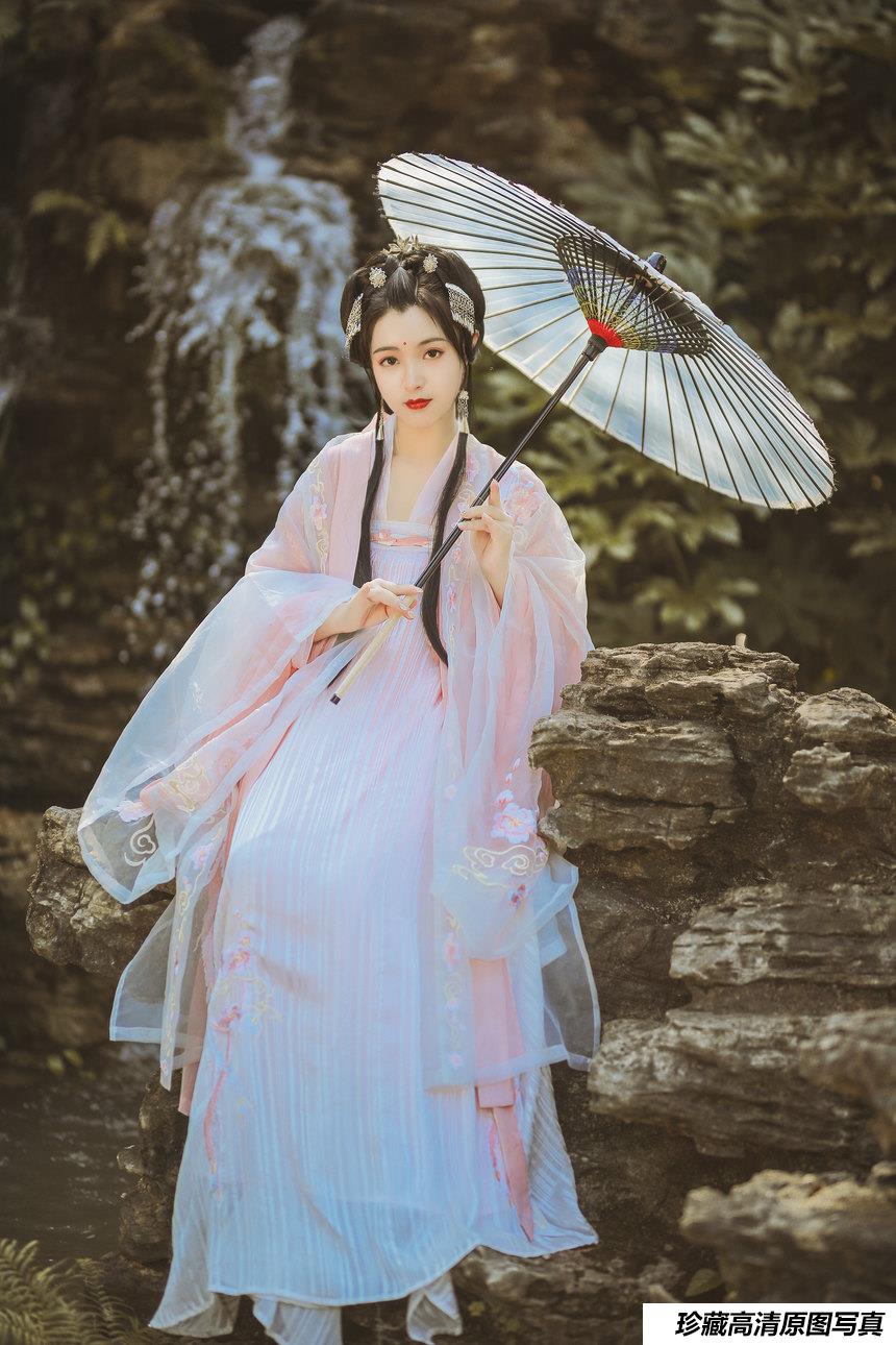 [YITUYU艺图语]2021.09.01 夜莺与玫瑰 兰因[24+1P／550MB]