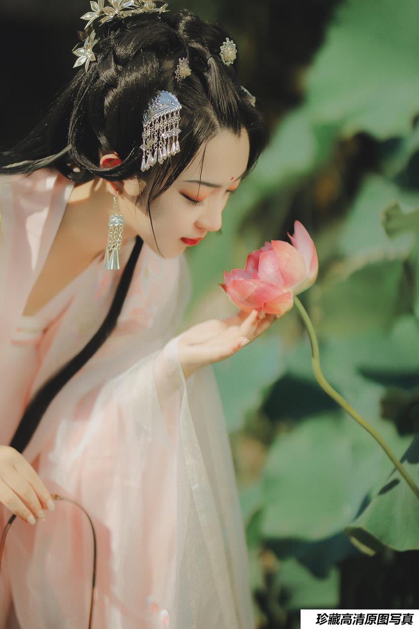 [YITUYU艺图语]2021.09.01 夜莺与玫瑰 兰因[24+1P／550MB]