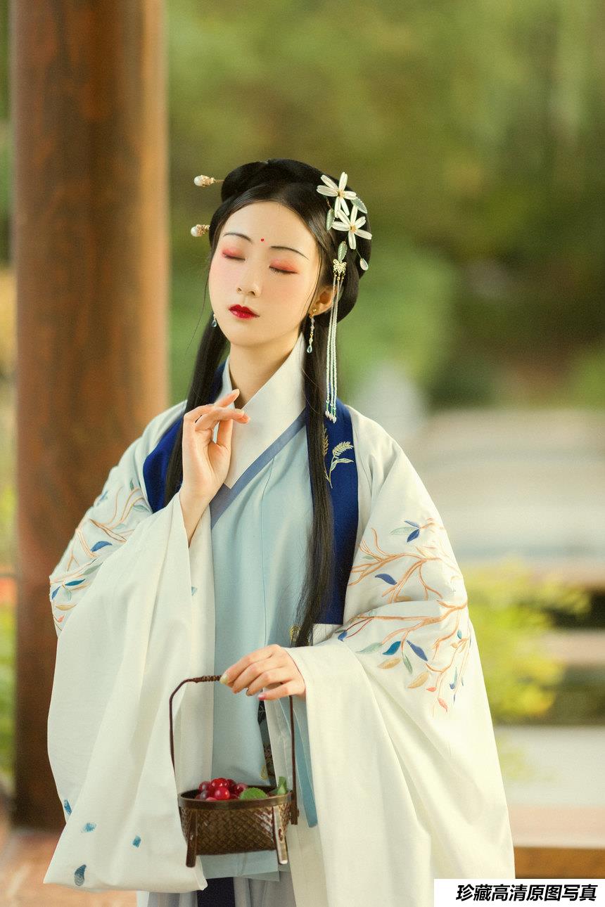 [YITUYU艺图语]2021.09.01 丹枫入秋 门门[27+1P／350MB]