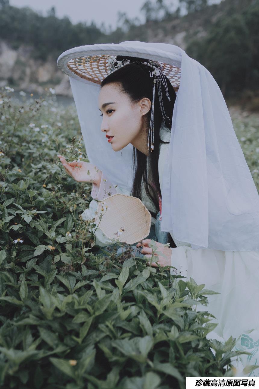 [YITUYU艺图语]2021.09.04 放鹤渚 逆逆[26+1P／204MB]