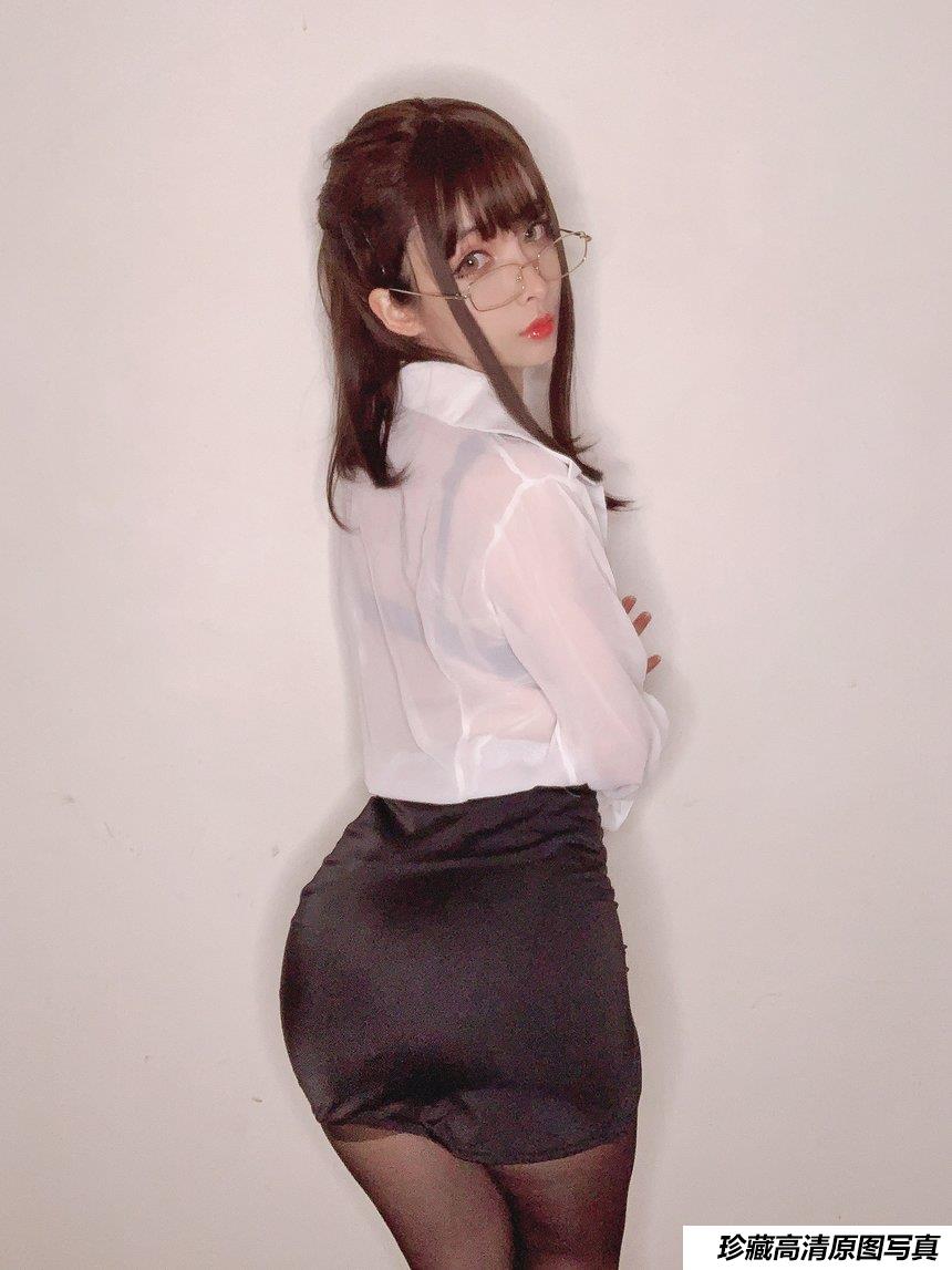 rioko凉凉子 NO.060 - 教师自拍[18P／41MB]