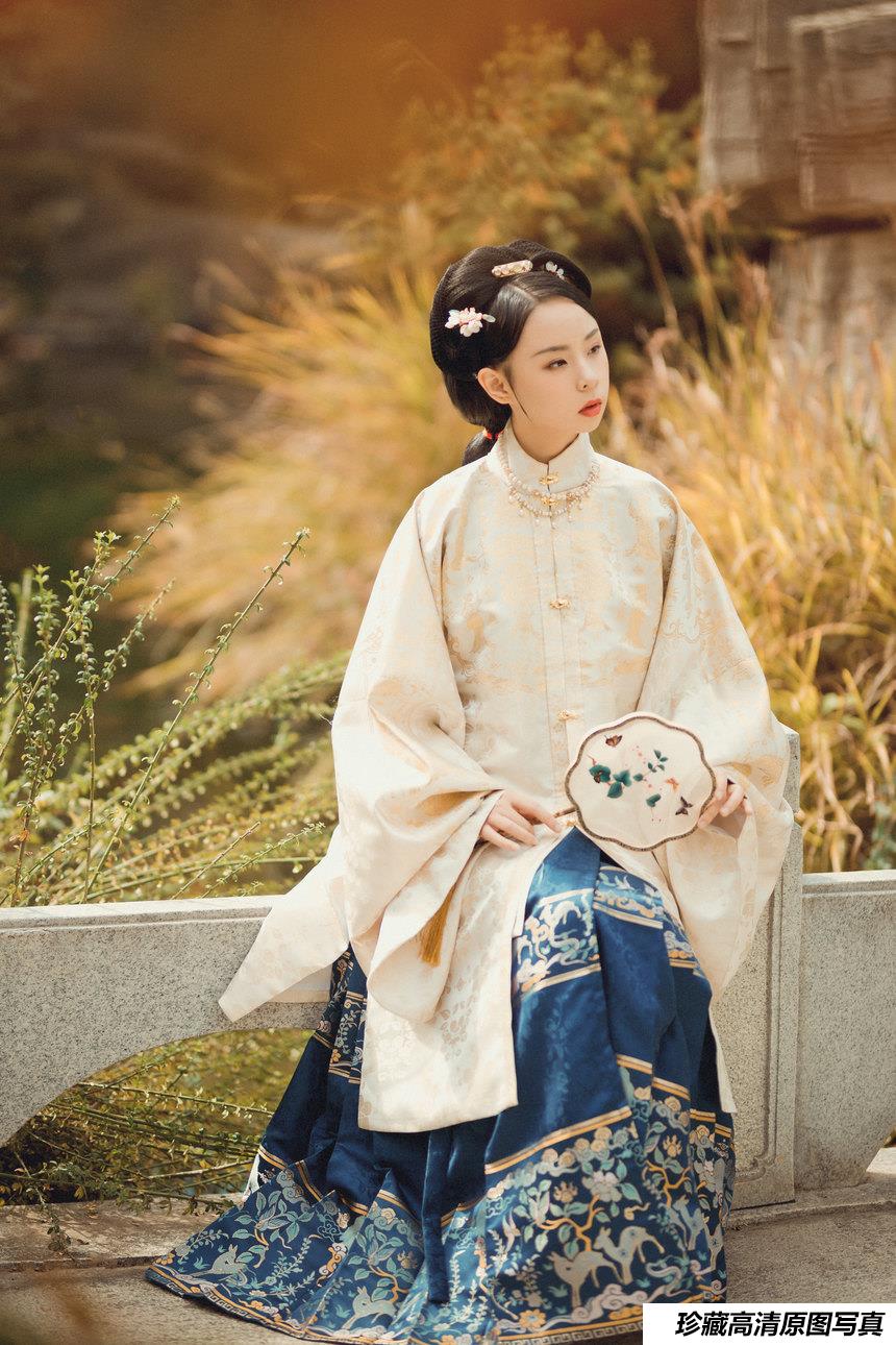 [YITUYU艺图语]2021.09.03 寻枫 冯友薇[28+1P／389MB]