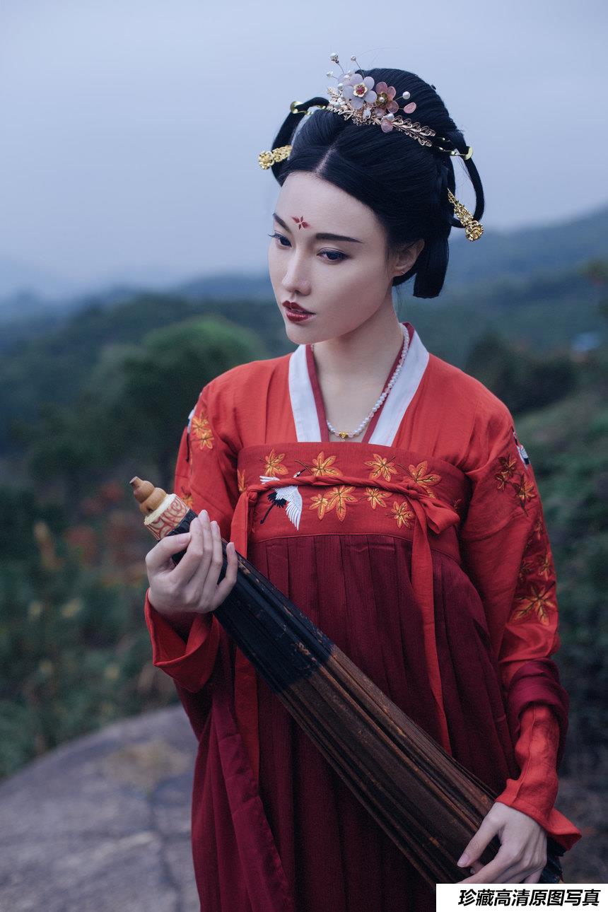 [YITUYU艺图语]2021.09.03 泠仙谣 逆逆[24+1P／249MB]-艺库