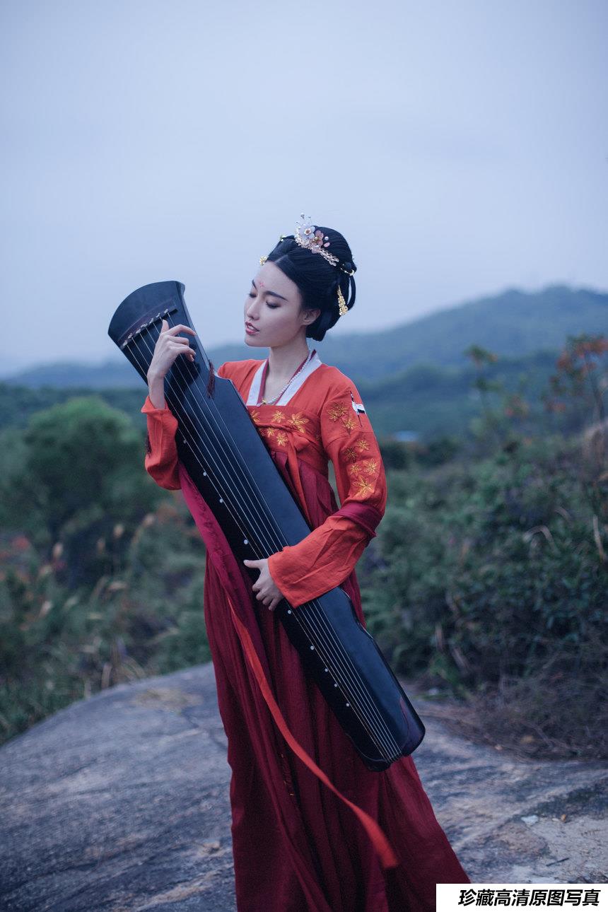 [YITUYU艺图语]2021.09.03 泠仙谣 逆逆[24+1P／249MB]