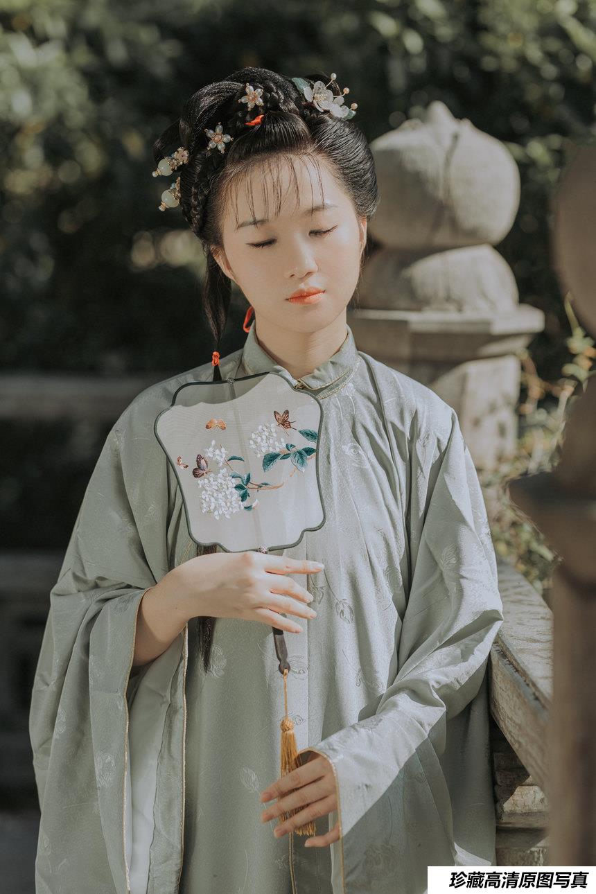 [YITUYU艺图语]2021.09.02 秋日闲情 凡鹿[31P／237MB]