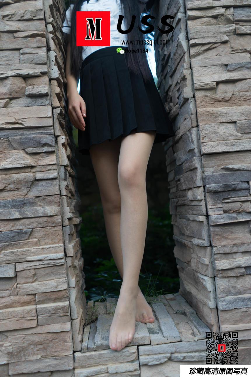 [MussGirl慕丝女郎]NO.066 第一次约拍穿丝袜小姐姐[96P／187MB]