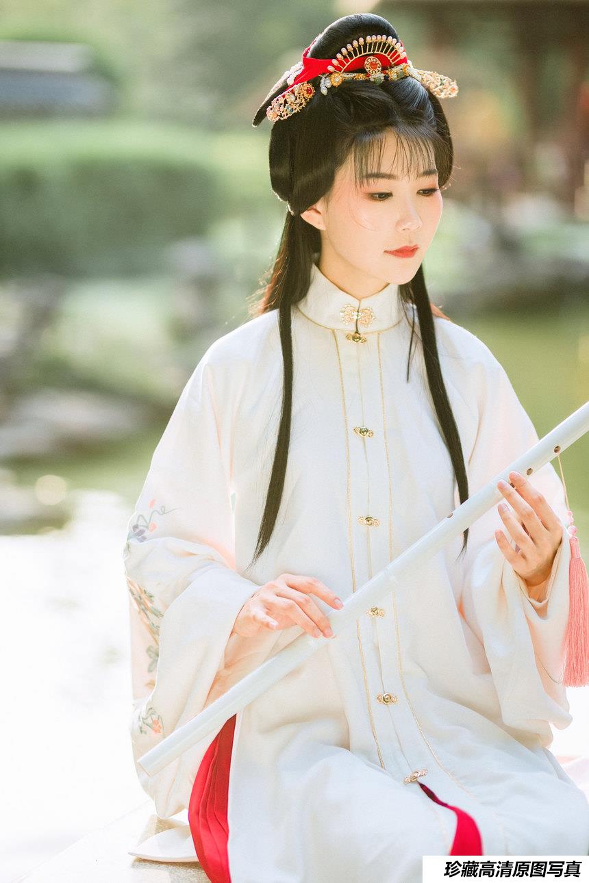 [YITUYU艺图语]2021.09.04 绿意 兔小白[25+1P／346MB]