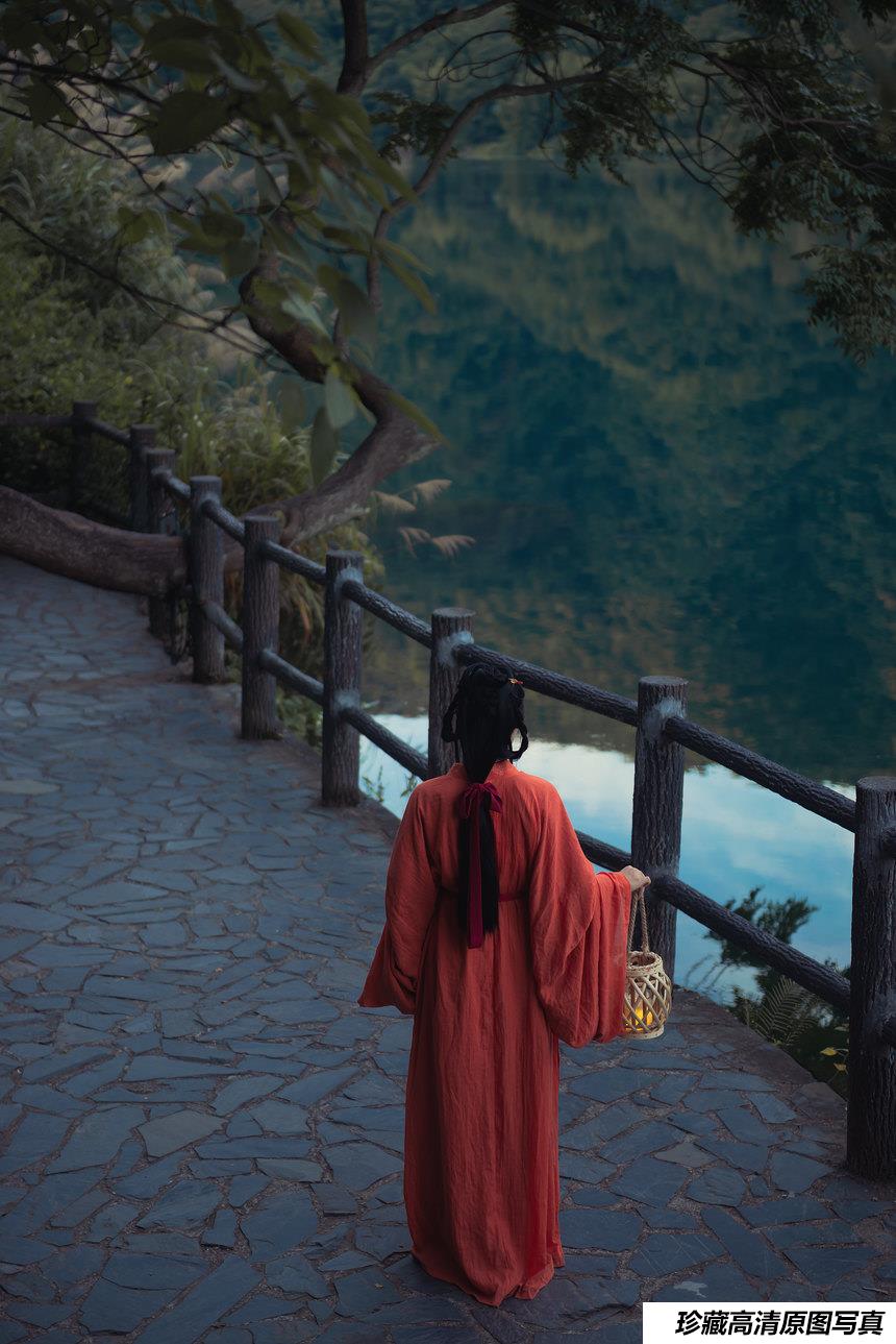 [YITUYU艺图语]2021.09.08 人间忽晚 山河已秋 秦笙[28+1P／230MB]