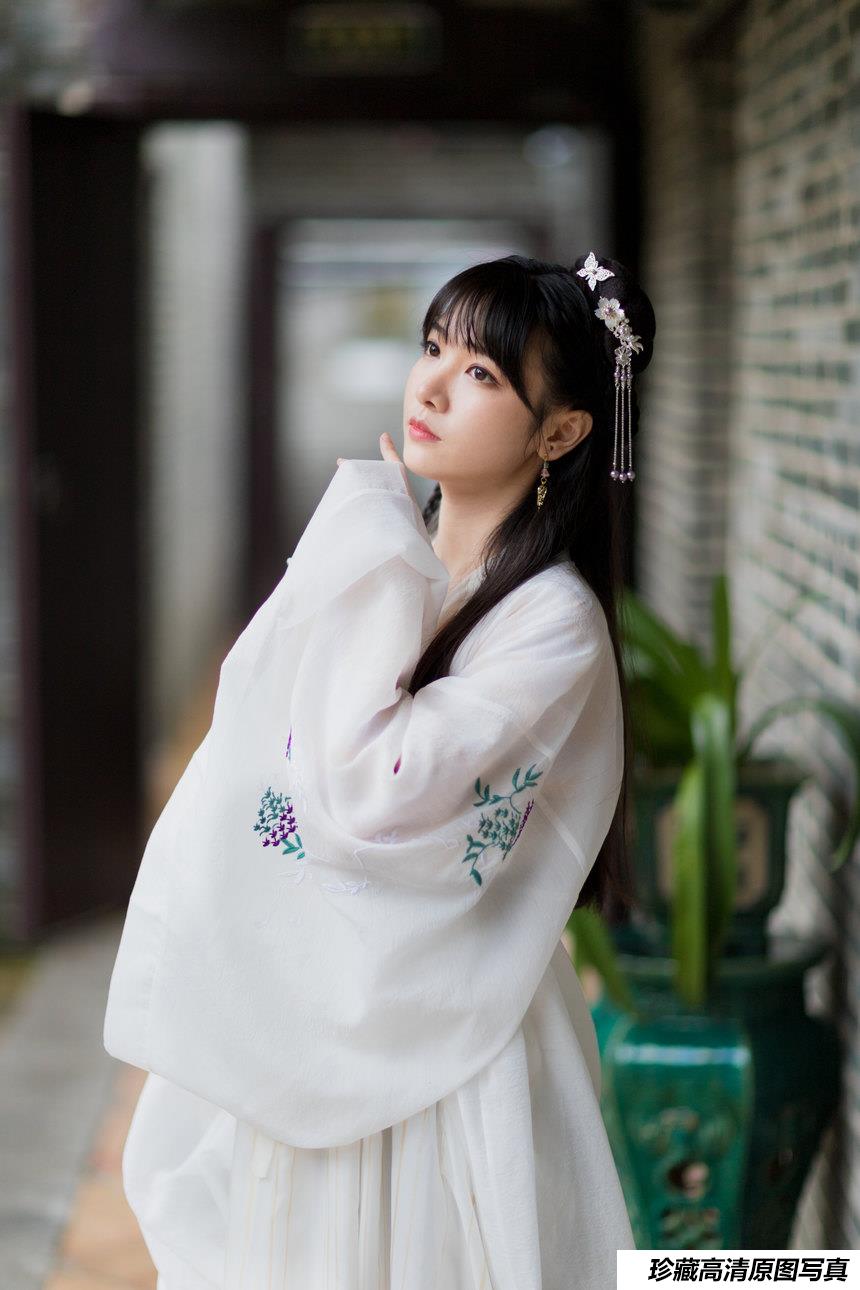 [YITUYU艺图语]2021.09.06 清平调 湘湘[21+1P／196MB]