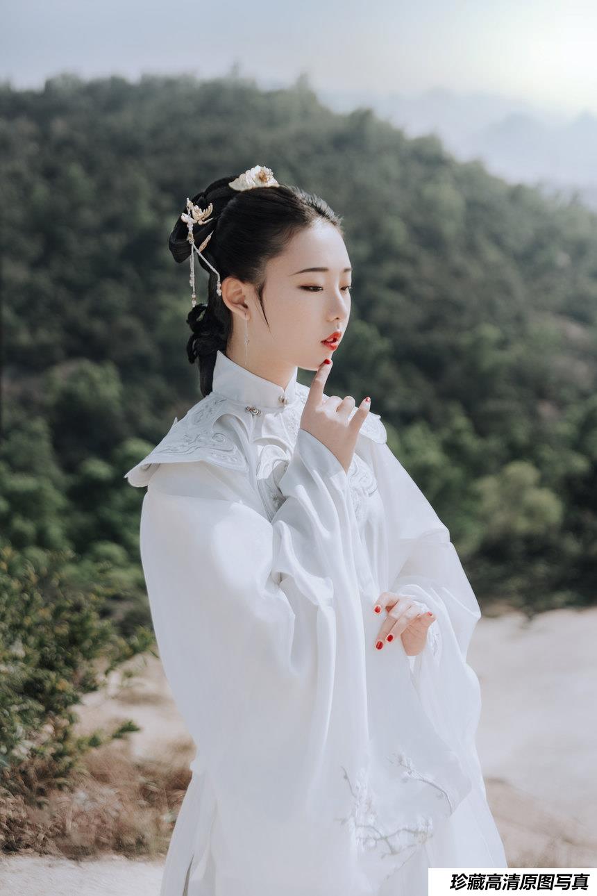 [YITUYU艺图语]2021.09.04 望归尘 杍愉[23+1P／176MB]