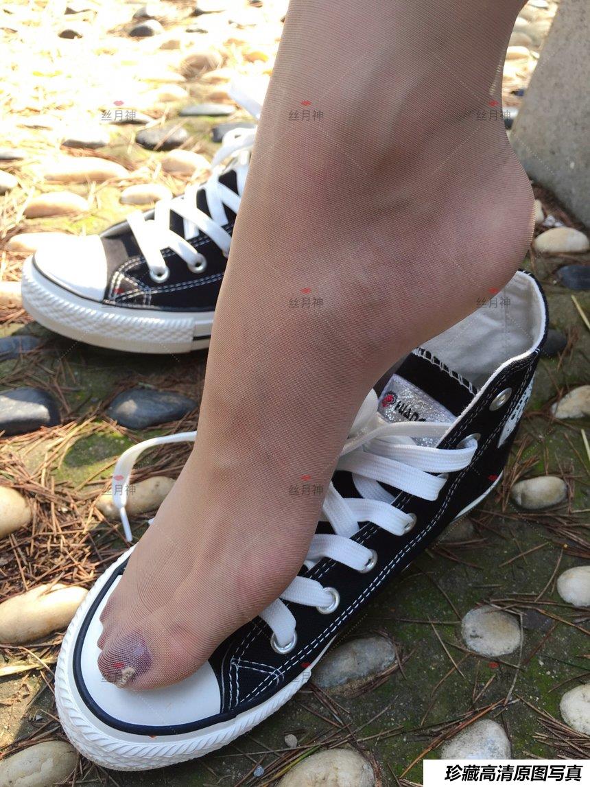 丝月神 011 堆堆袜肉丝匡威[78P／144MB]