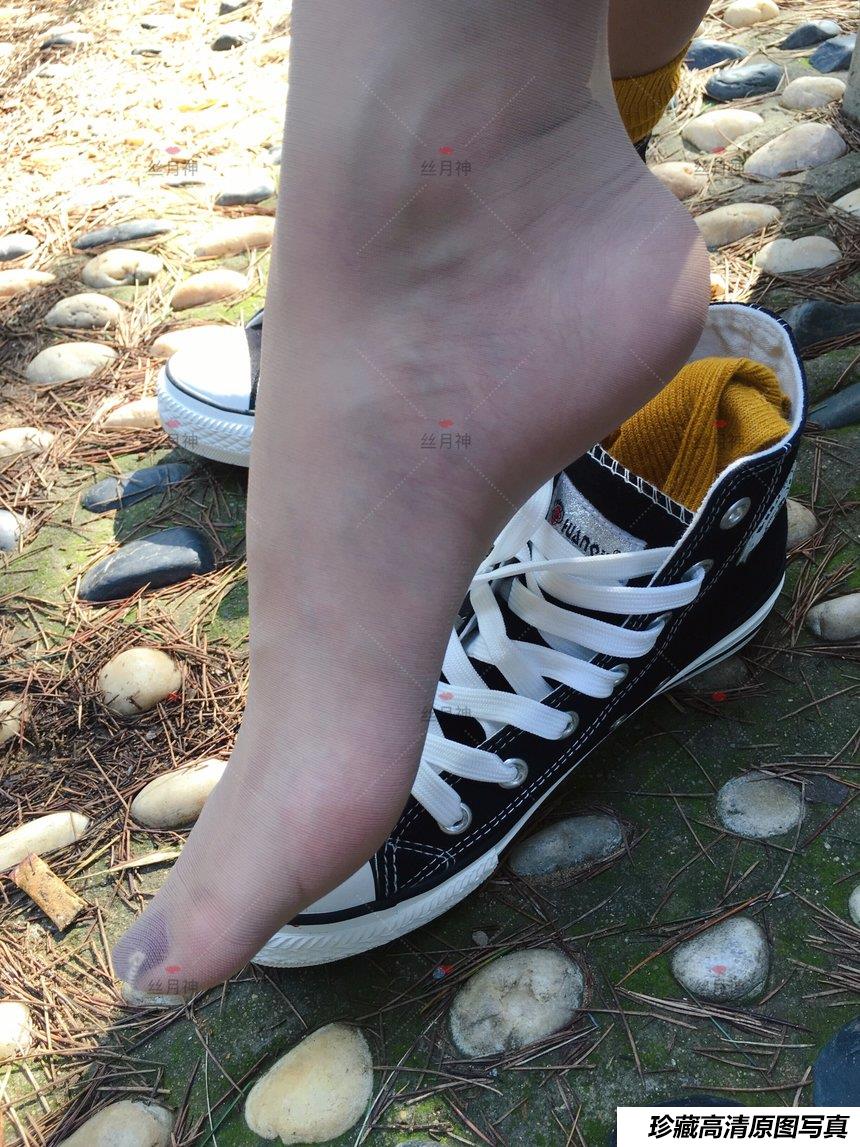 丝月神 011 堆堆袜肉丝匡威[78P／144MB]