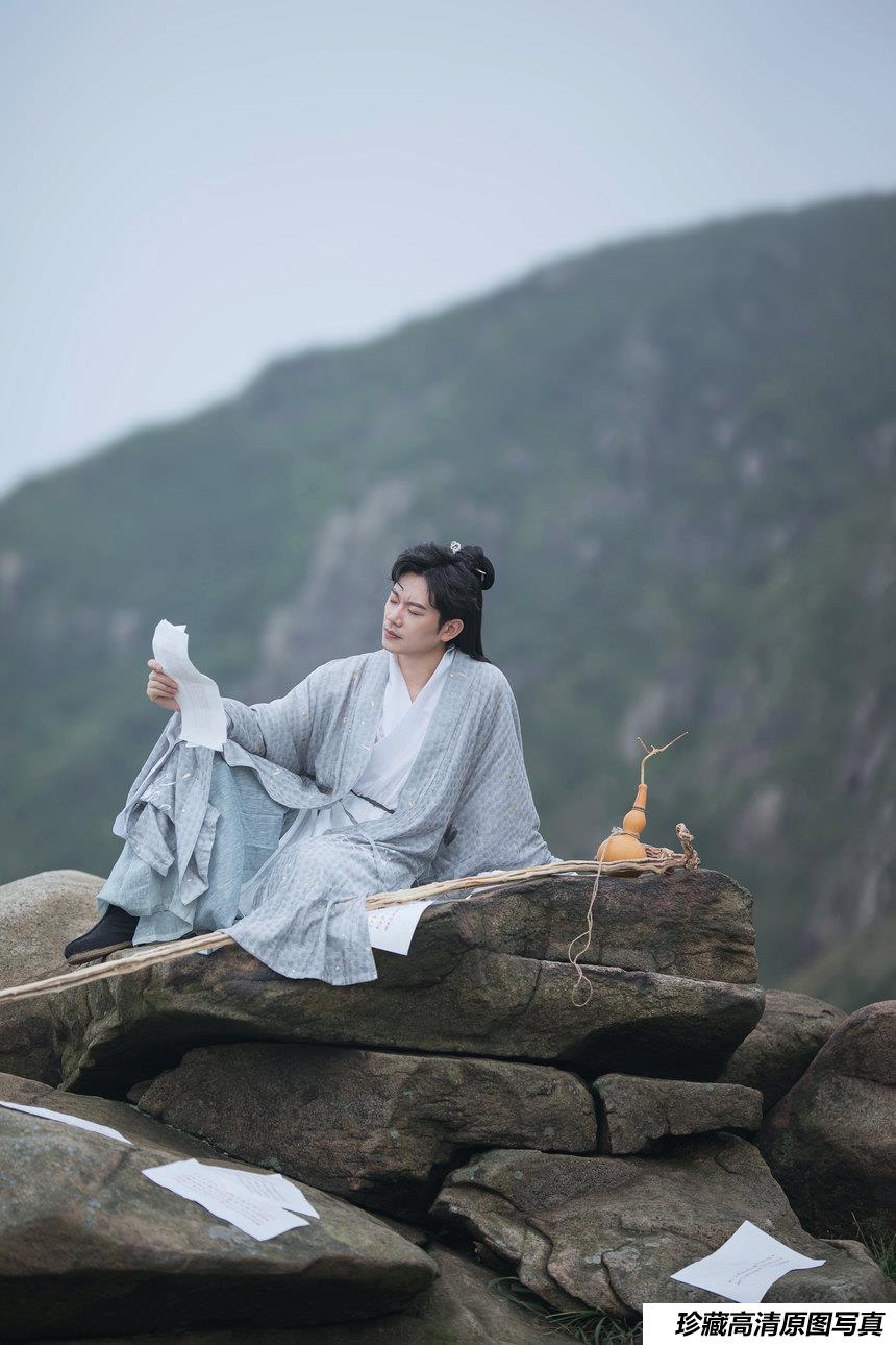 [YITUYU艺图语]2021.09.16 有所思 五色石南叶[28+1P／266MB]