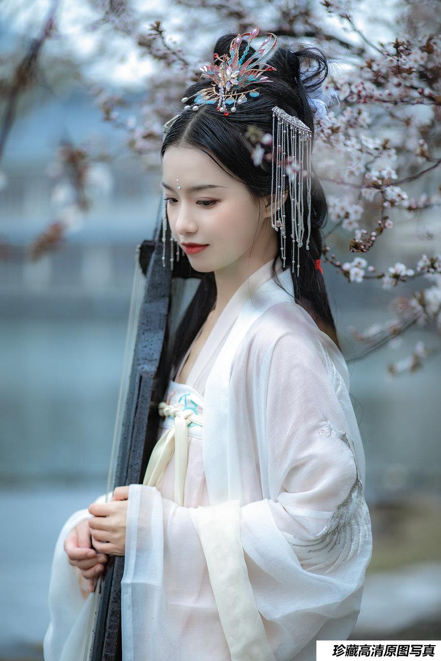 [YITUYU艺图语]2021.09.23 杏花雨 北川[18+1P／304MB]