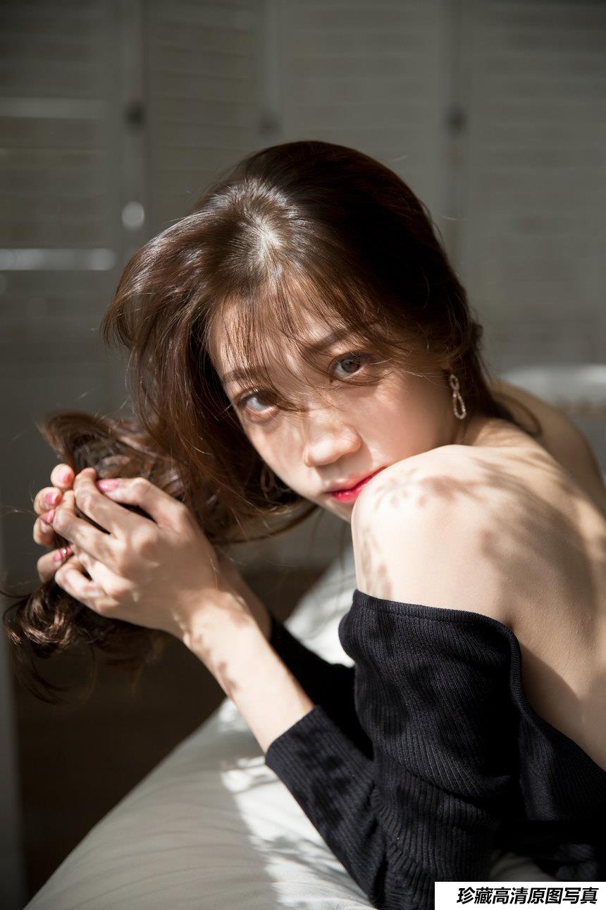 [YITUYU艺图语]2021.09.23 青春底色 一朵大晶晶[24+1P／325MB]