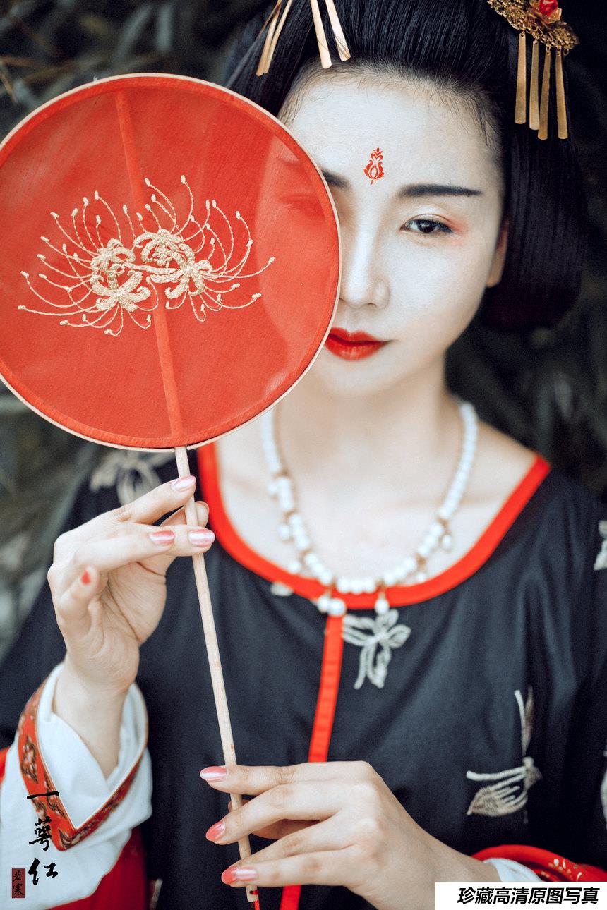 [YITUYU艺图语]2021.09.18 一萼红 唱小游[22+1P／288MB]