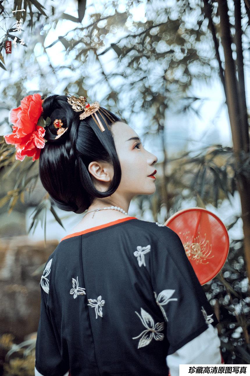 [YITUYU艺图语]2021.09.18 一萼红 唱小游[22+1P／288MB]