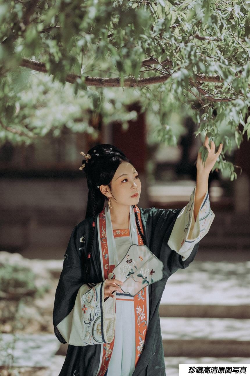 [YITUYU艺图语]2021.10.06 伤春逝 茜茜[24+1P／285MB]