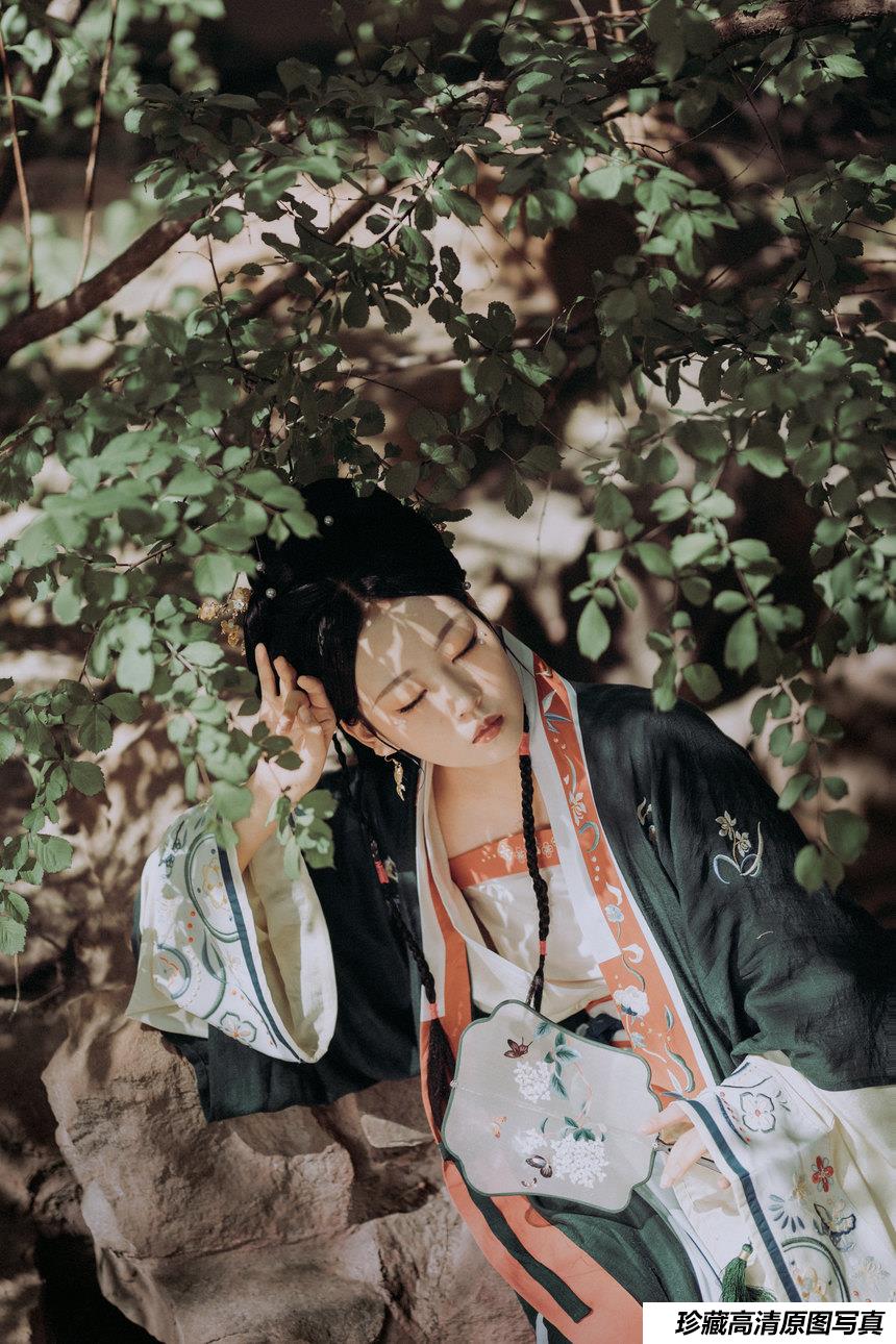 [YITUYU艺图语]2021.10.06 伤春逝 茜茜[24+1P／285MB]