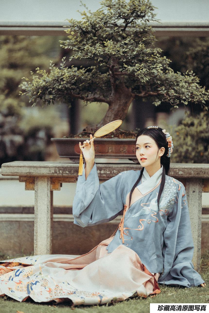 [YITUYU艺图语]2021.10.07 春思 航子[23+1P／494MB]