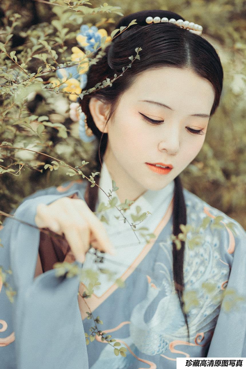 [YITUYU艺图语]2021.10.07 春思 航子[23+1P／494MB]