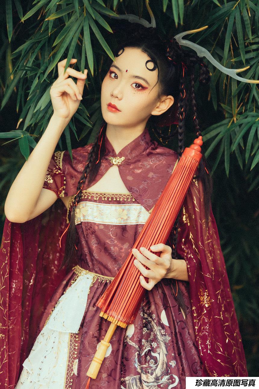 [YITUYU艺图语]2021.10.06 龙女 totoro[24+1P／482MB]