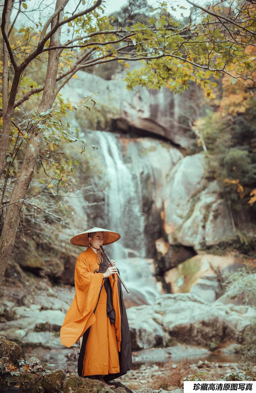 [YITUYU艺图语]2021.09.29 天台行禅 五色石南叶[31+1P／309MB]