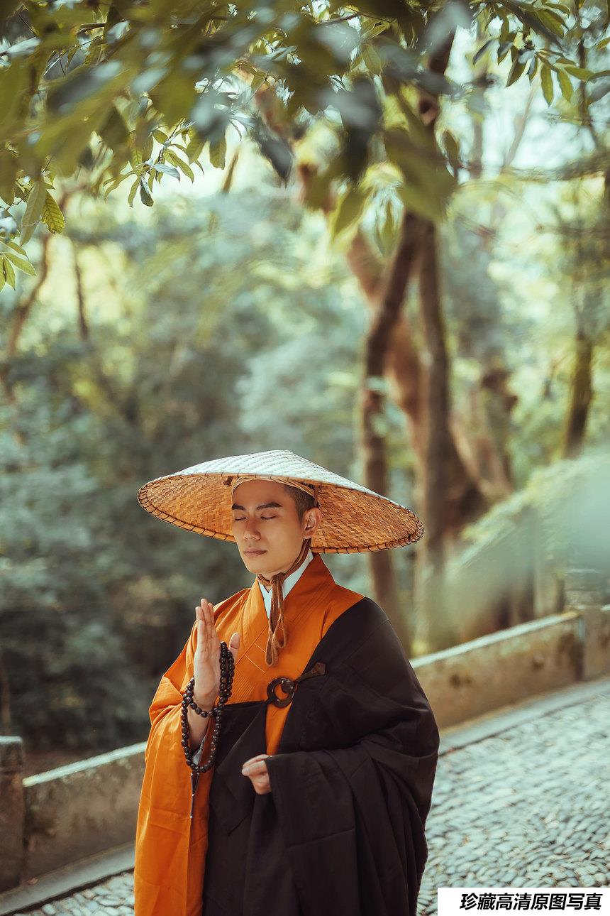 [YITUYU艺图语]2021.09.29 天台行禅 五色石南叶[31+1P／309MB]