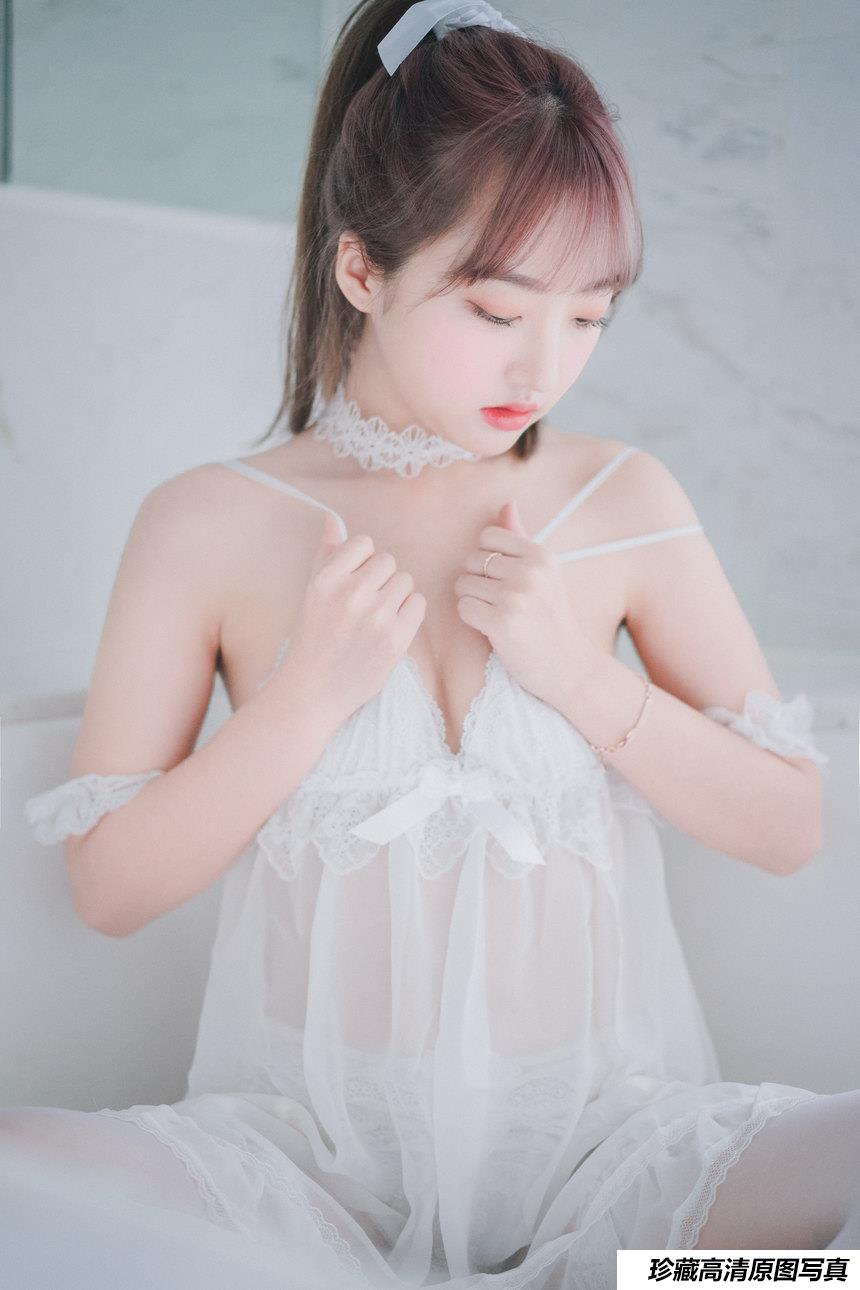 Hanari – DJAWA Snow Cat [35P-385MB]