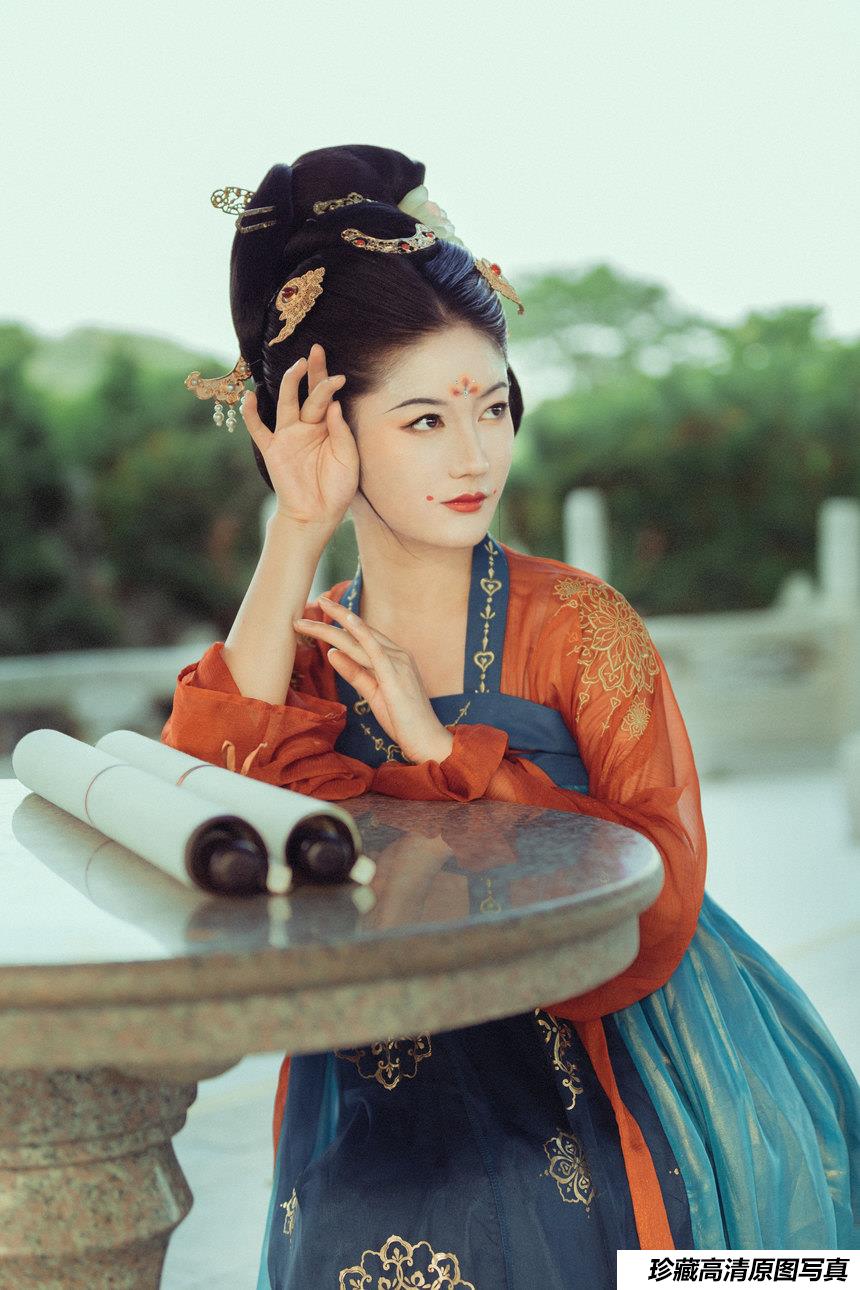 [YITUYU艺图语]2021.10.09 美人行 梦南[22+1P／425MB]