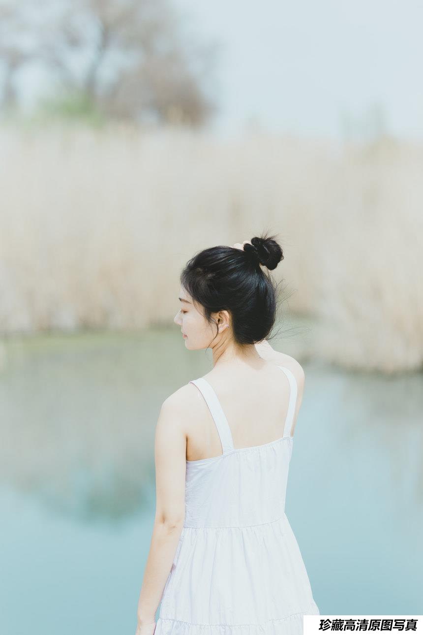 [YITUYU艺图语]2021.10.09 等春来 映霞[21+1P／134MB]