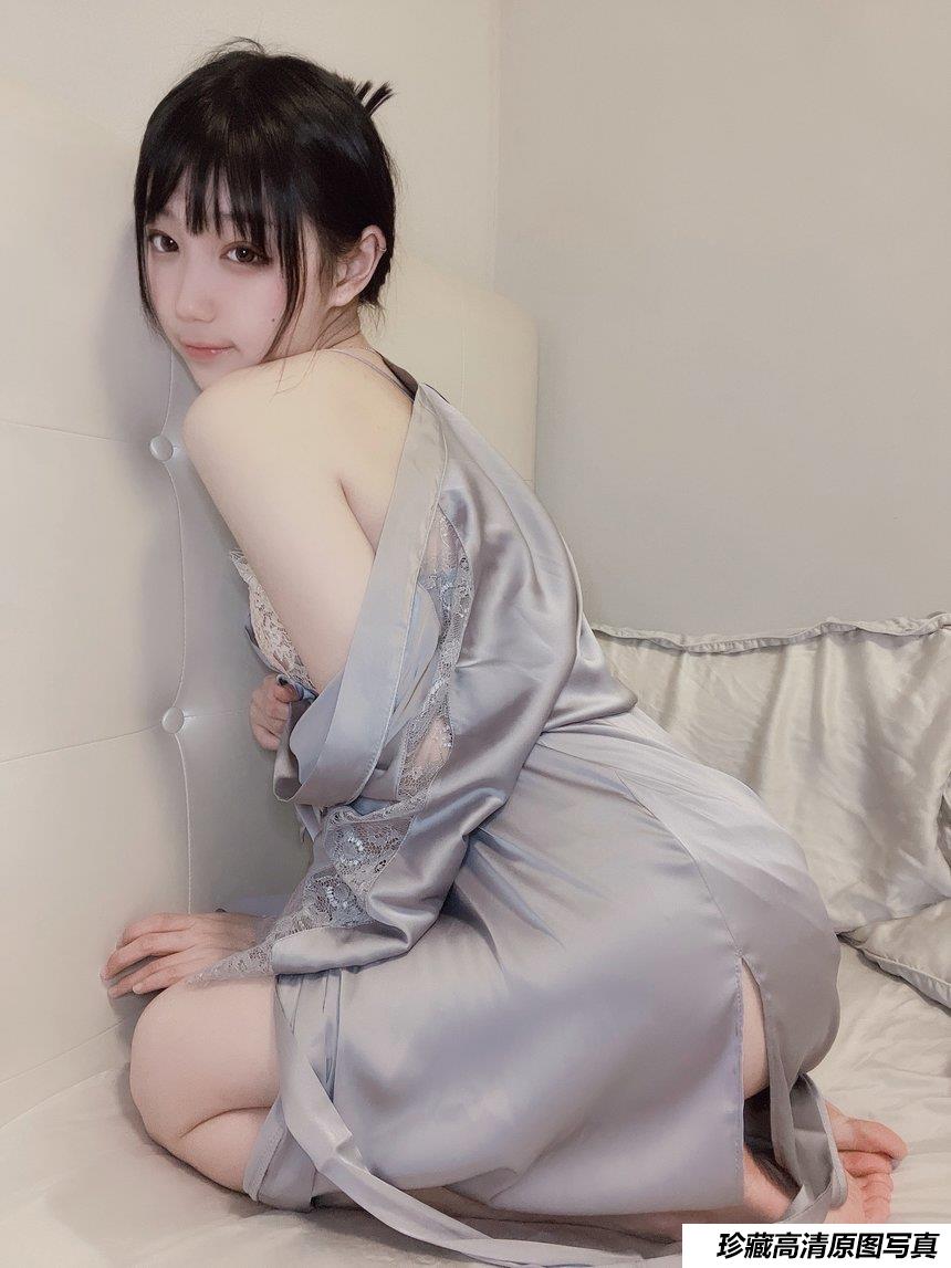 周叽是可爱兔兔 NO.017 - 今夕何夕睡袍[9P／15.1MB]