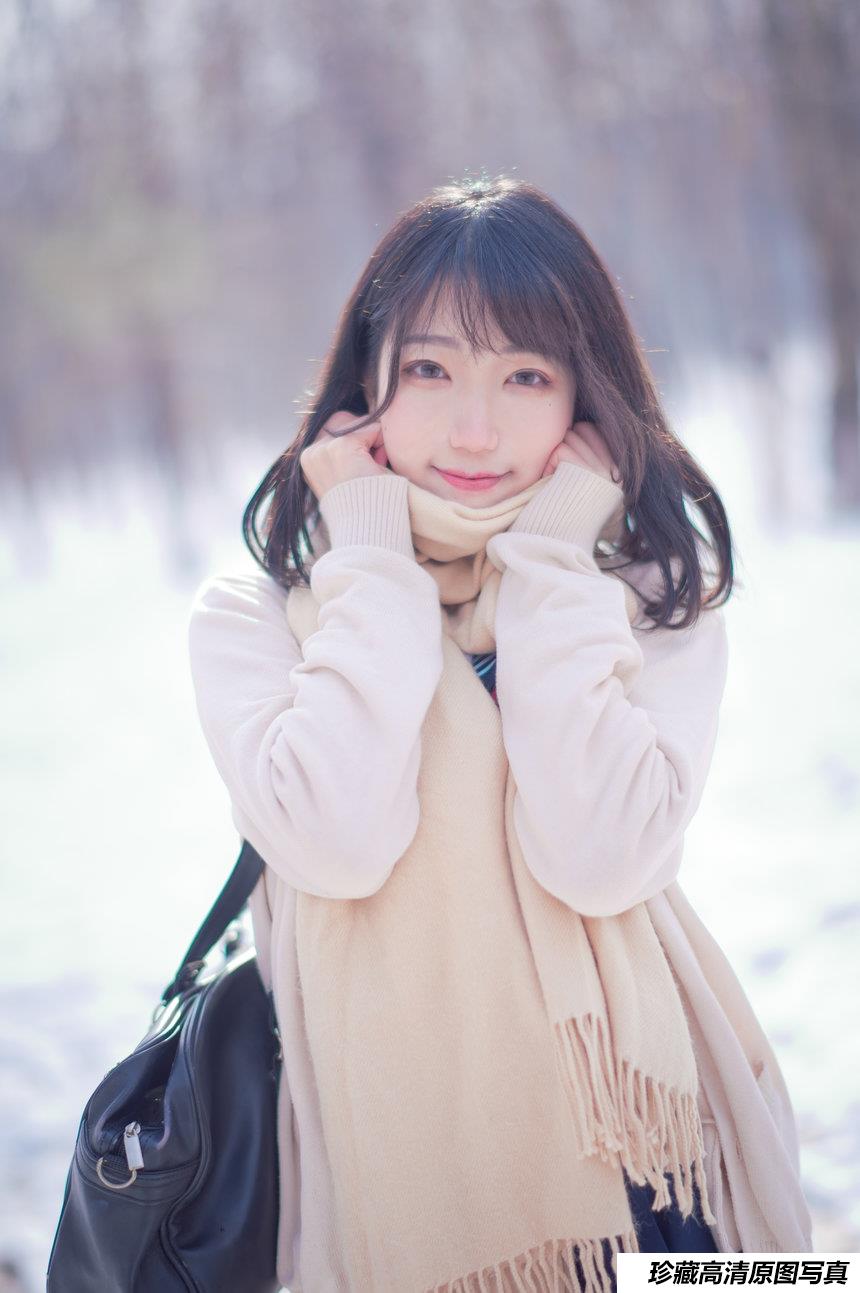 周叽是可爱兔兔 NO.021 - 雪景JK[15P／130MB]