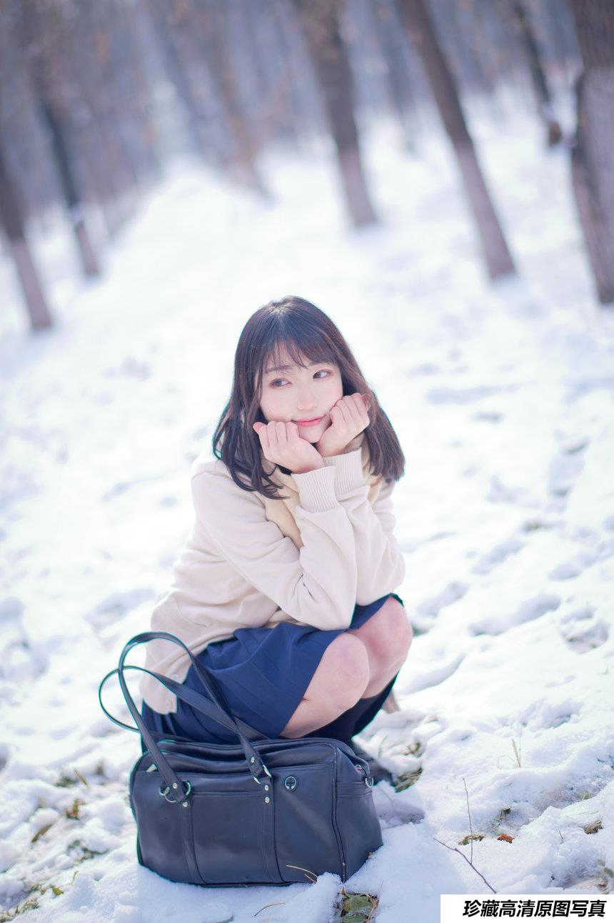 周叽是可爱兔兔 NO.021 - 雪景JK[15P／130MB]