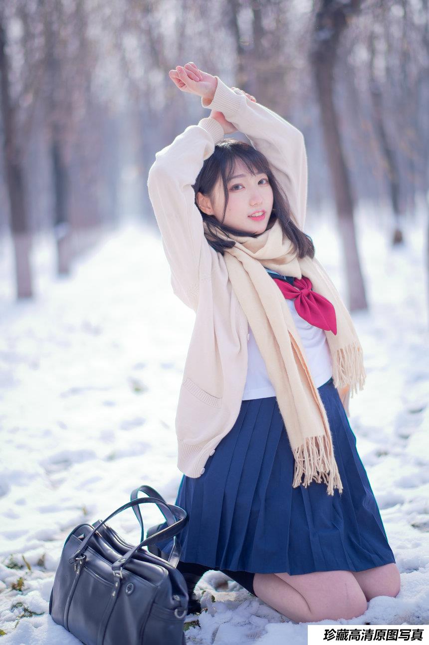 周叽是可爱兔兔 NO.021 - 雪景JK[15P／130MB]