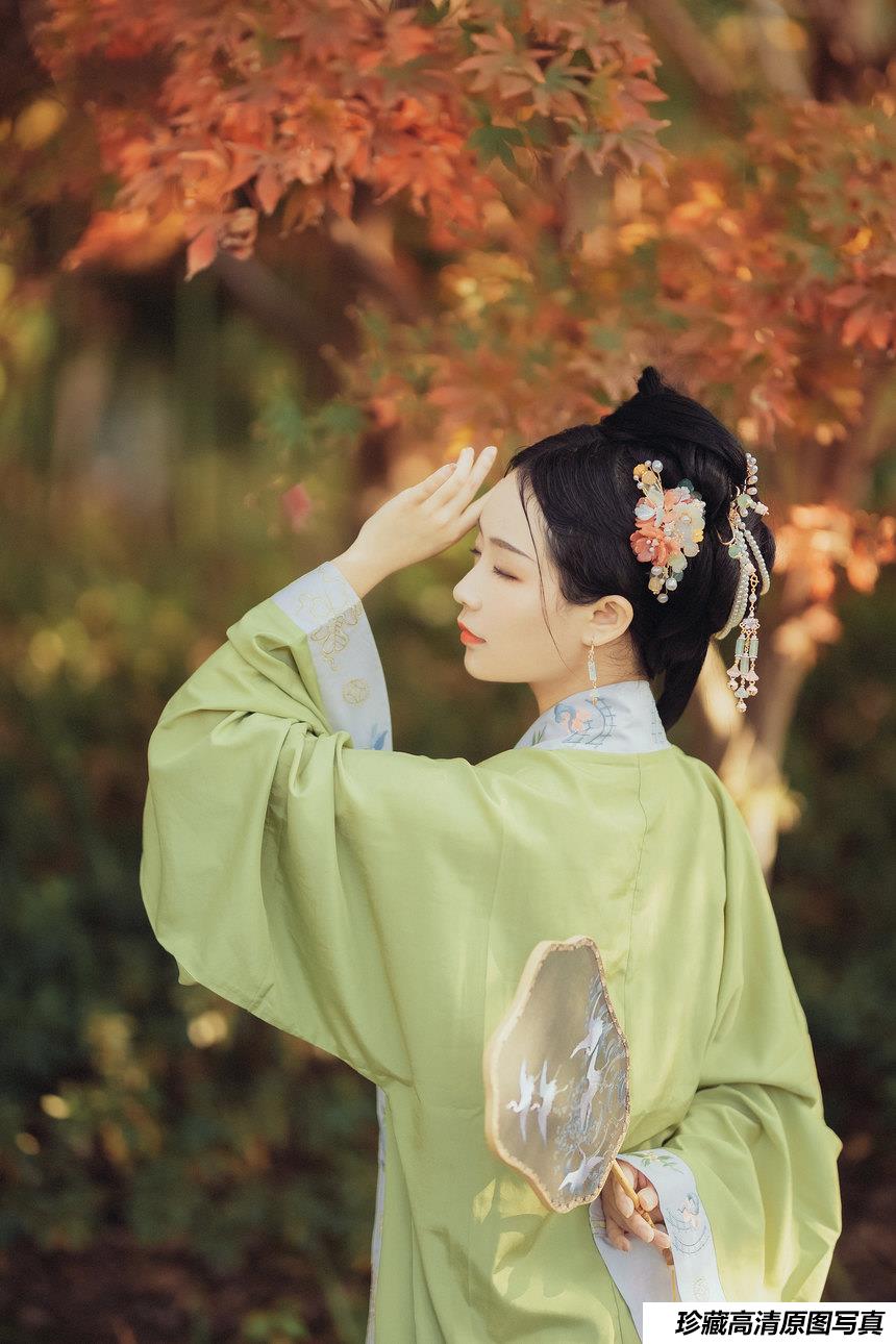 [YITUYU艺图语]2021.10.18 临江秋枫 Seven[36+1P／774MB]