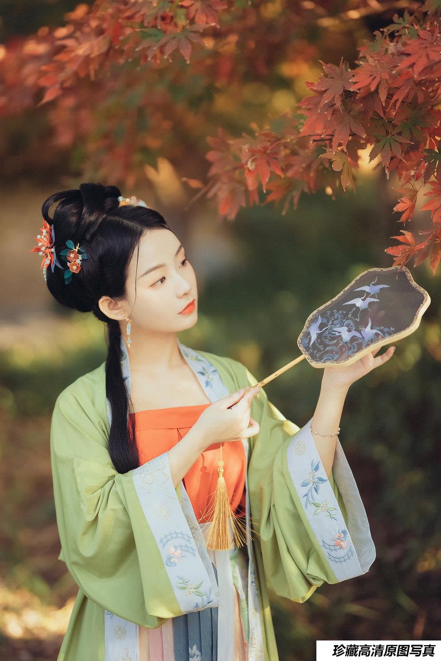 [YITUYU艺图语]2021.10.18 临江秋枫 Seven[36+1P／774MB]