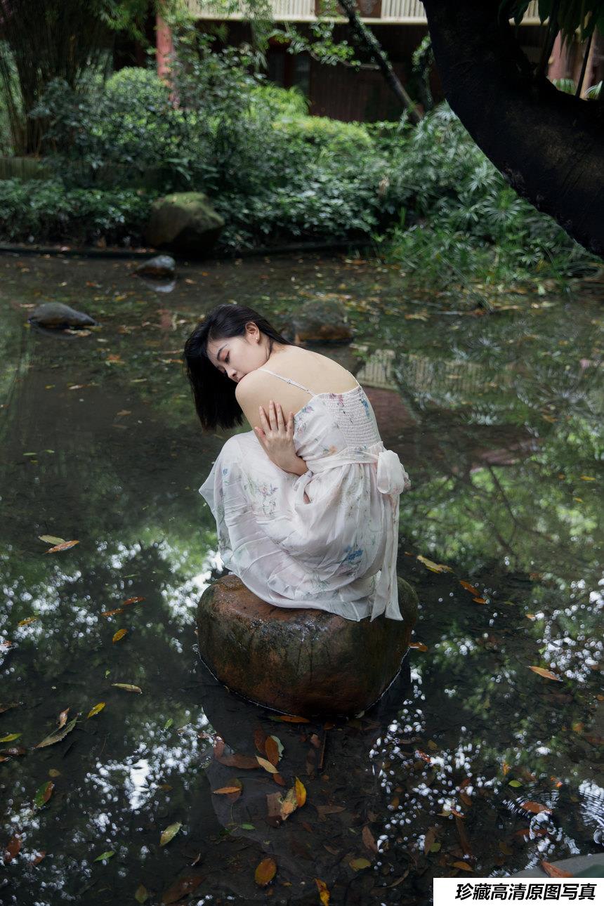 [YITUYU艺图语]2021.10.16 寻觅 Neida[23+1P／379MB]